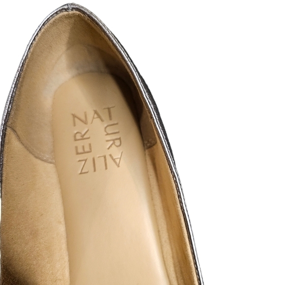 Naturalizer silver loafers size 8.5 - Picture 5 of 7